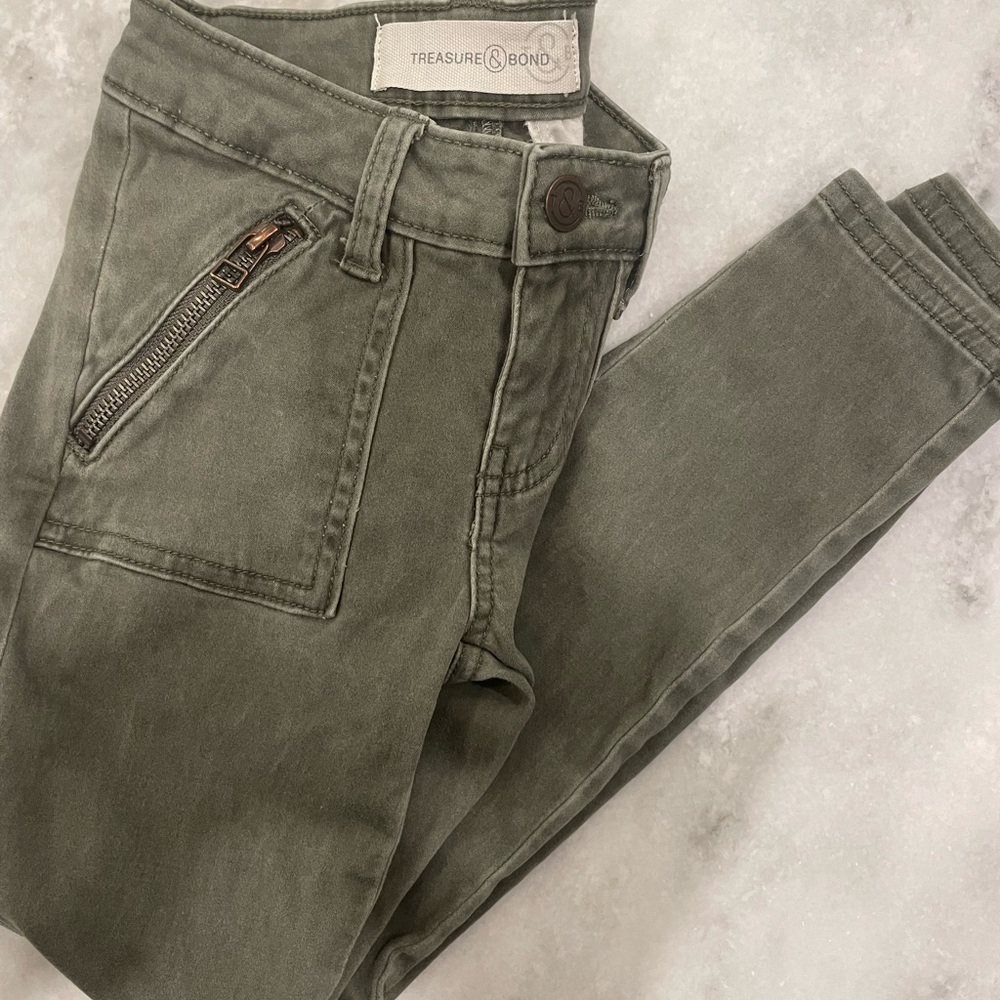 Girls size 7 Treausre & Bond pants
